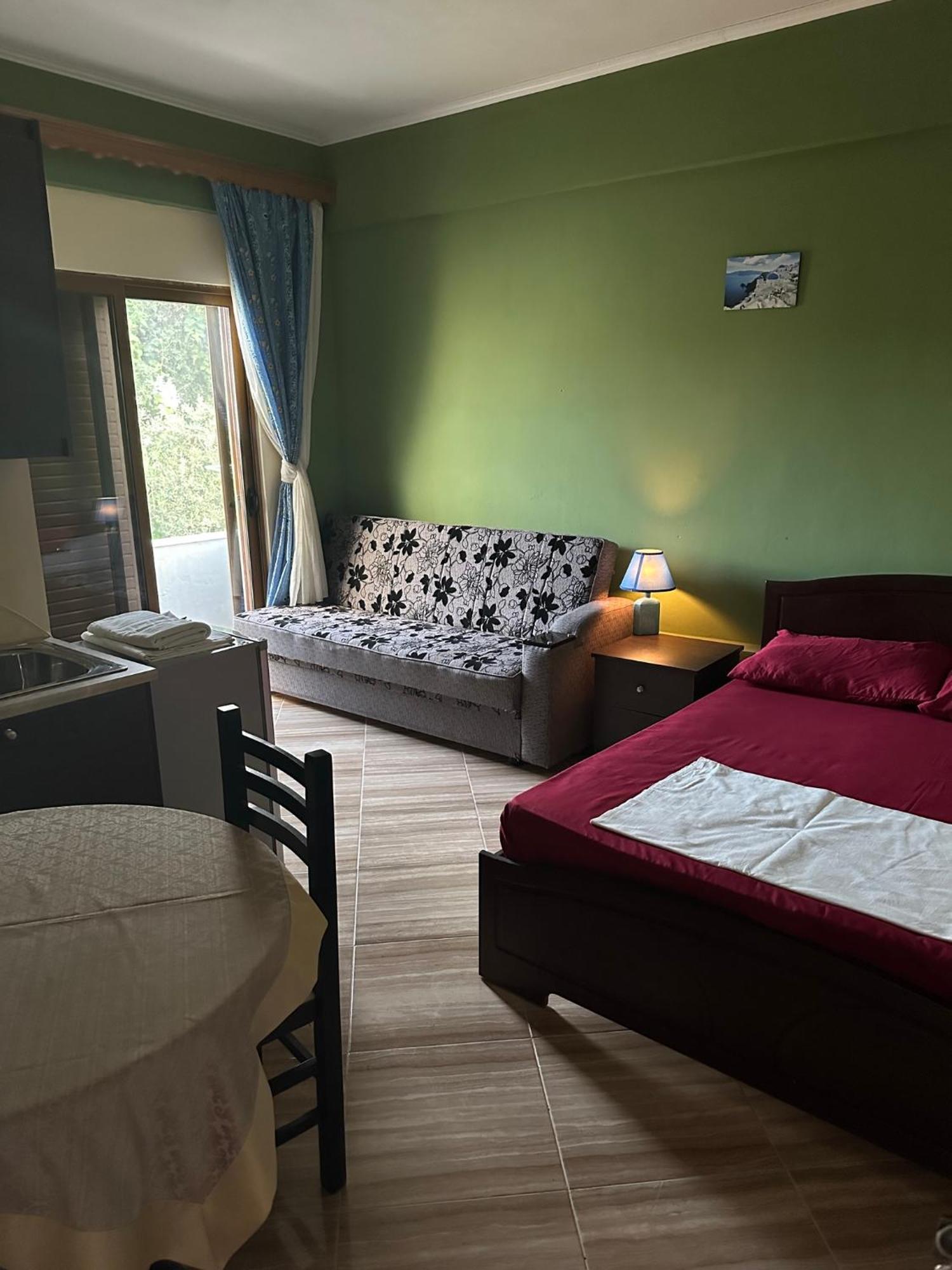 Adrian Agustin Rooms Lukovë المظهر الخارجي الصورة