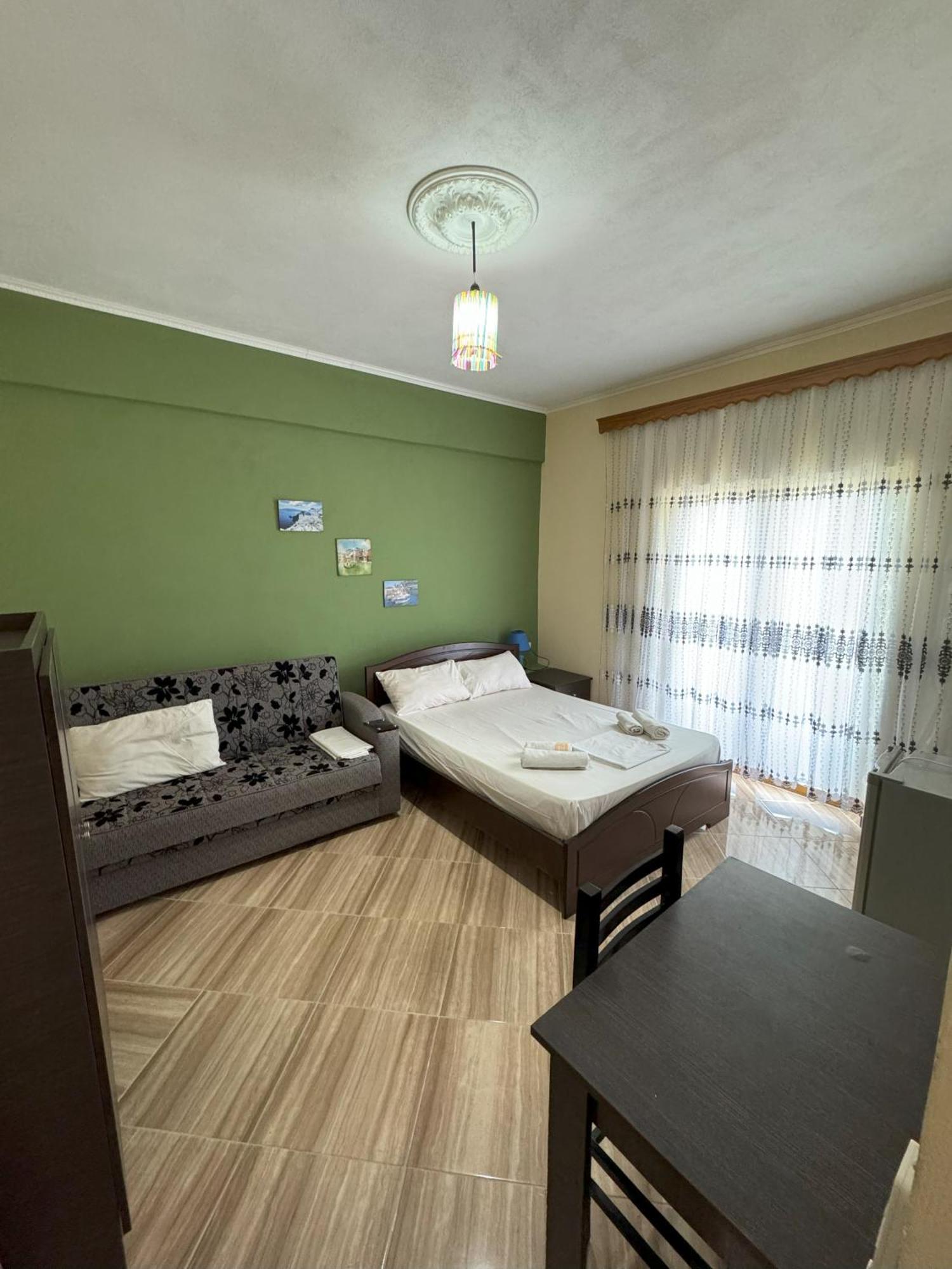 Adrian Agustin Rooms Lukovë المظهر الخارجي الصورة