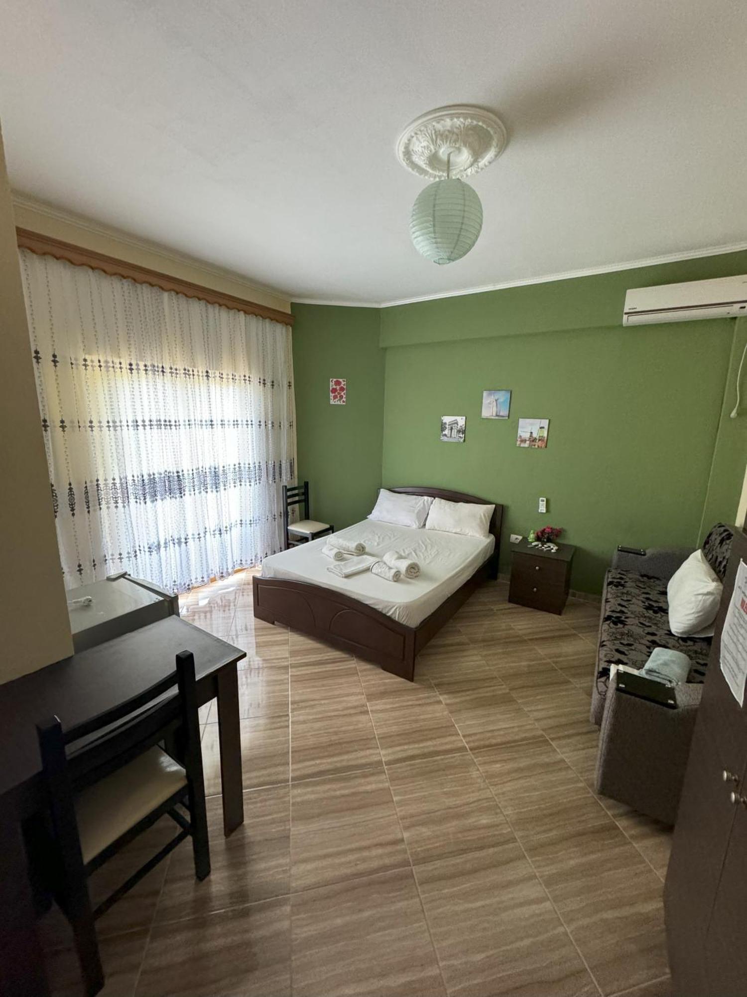 Adrian Agustin Rooms Lukovë المظهر الخارجي الصورة